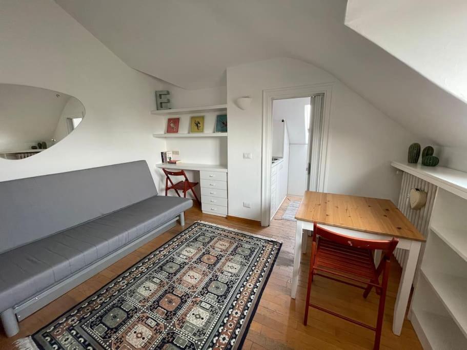 شقة ميلان  في Tortona Tiny Attic Directly Connected To Duomo المظهر الخارجي الصورة